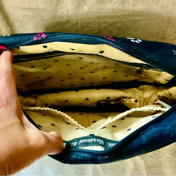 Paws Navy Lug Carousel XL crossbody, barely used - Picture 3 of 5